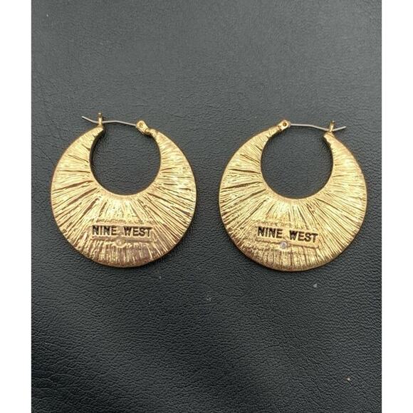 Lot Of 3 Pairs Of Unique Gold Tone Dangle Pierced Earrings - Picture 3 of 10